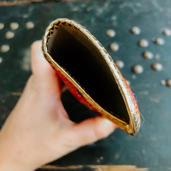 Vintage embroidered glasses case - Picture 2 of 4